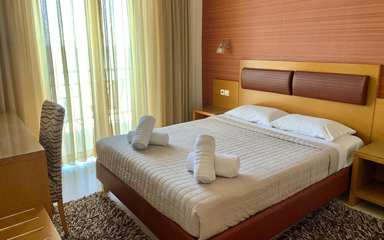 Hotel Flisvos Kalamata Esterno foto