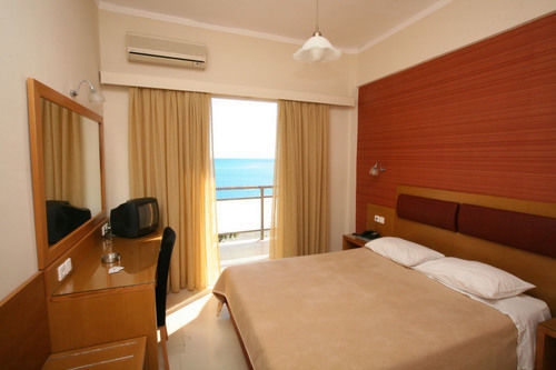 Hotel Flisvos Kalamata Esterno foto