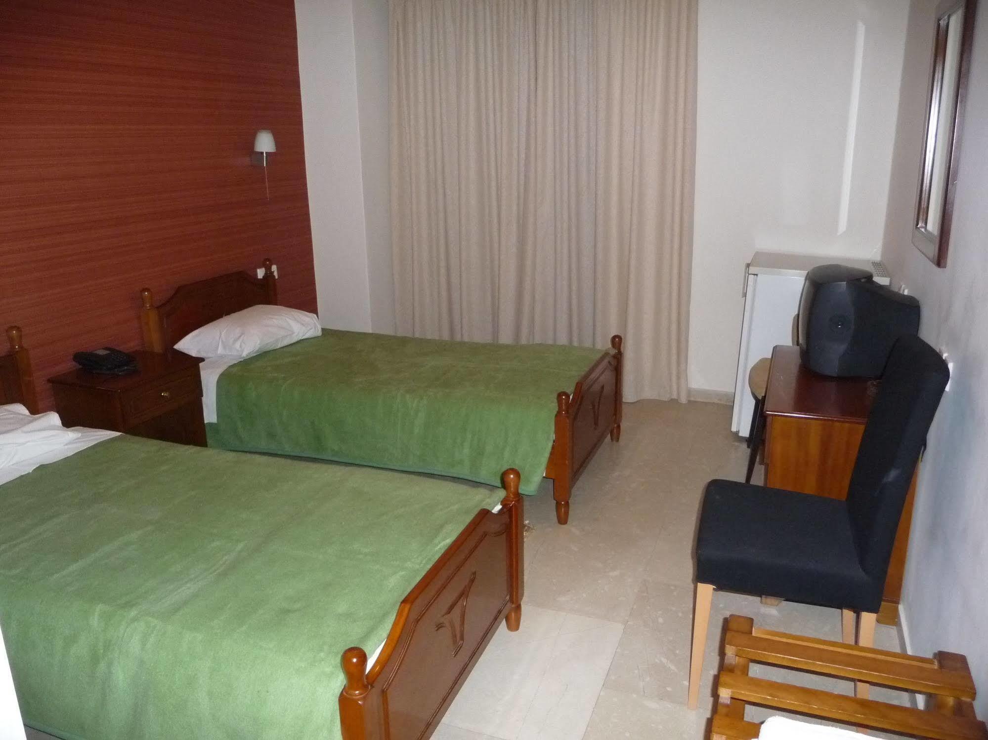 Hotel Flisvos Kalamata Esterno foto